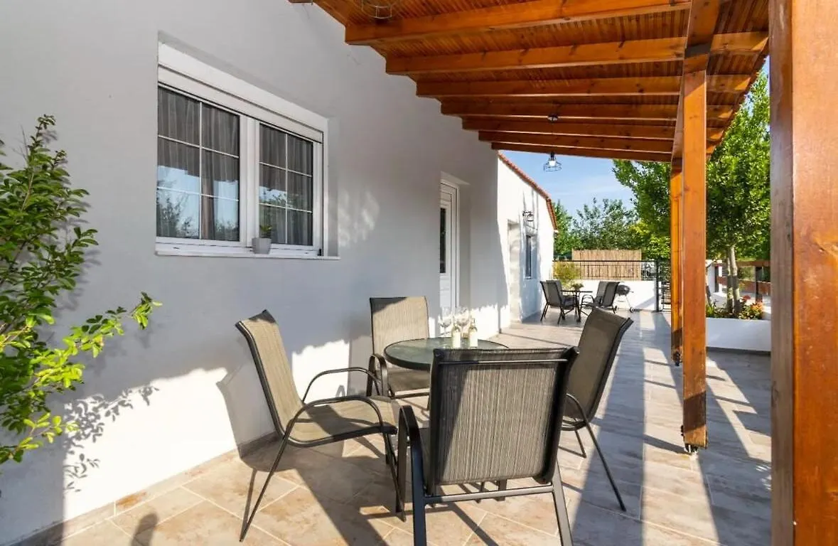 Mk Rustic Stays Νέος Μαρμαράς